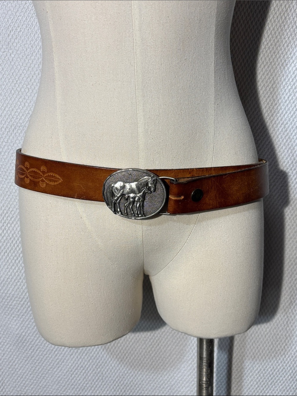 SISKIYOU BUCKLE CO Sz 38 Brown Tooled Leather Belt with Western Horse Buckle